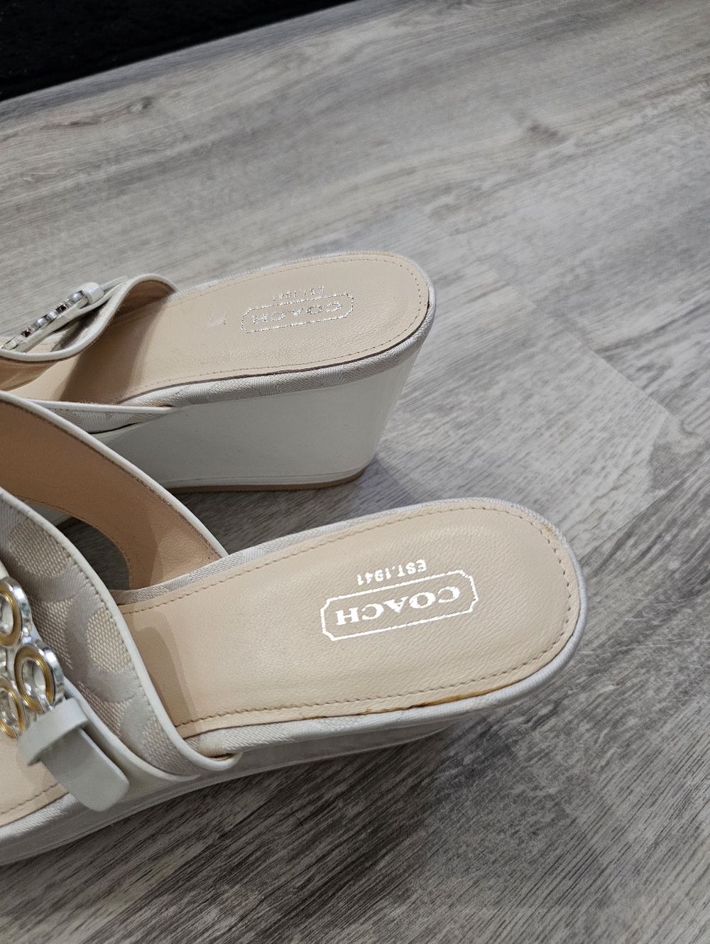 Coach beige cream platform sandals size 10 - Picture 3 of 9